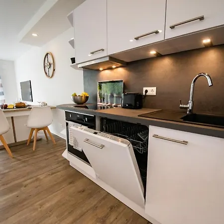 Baltic Village * Damp